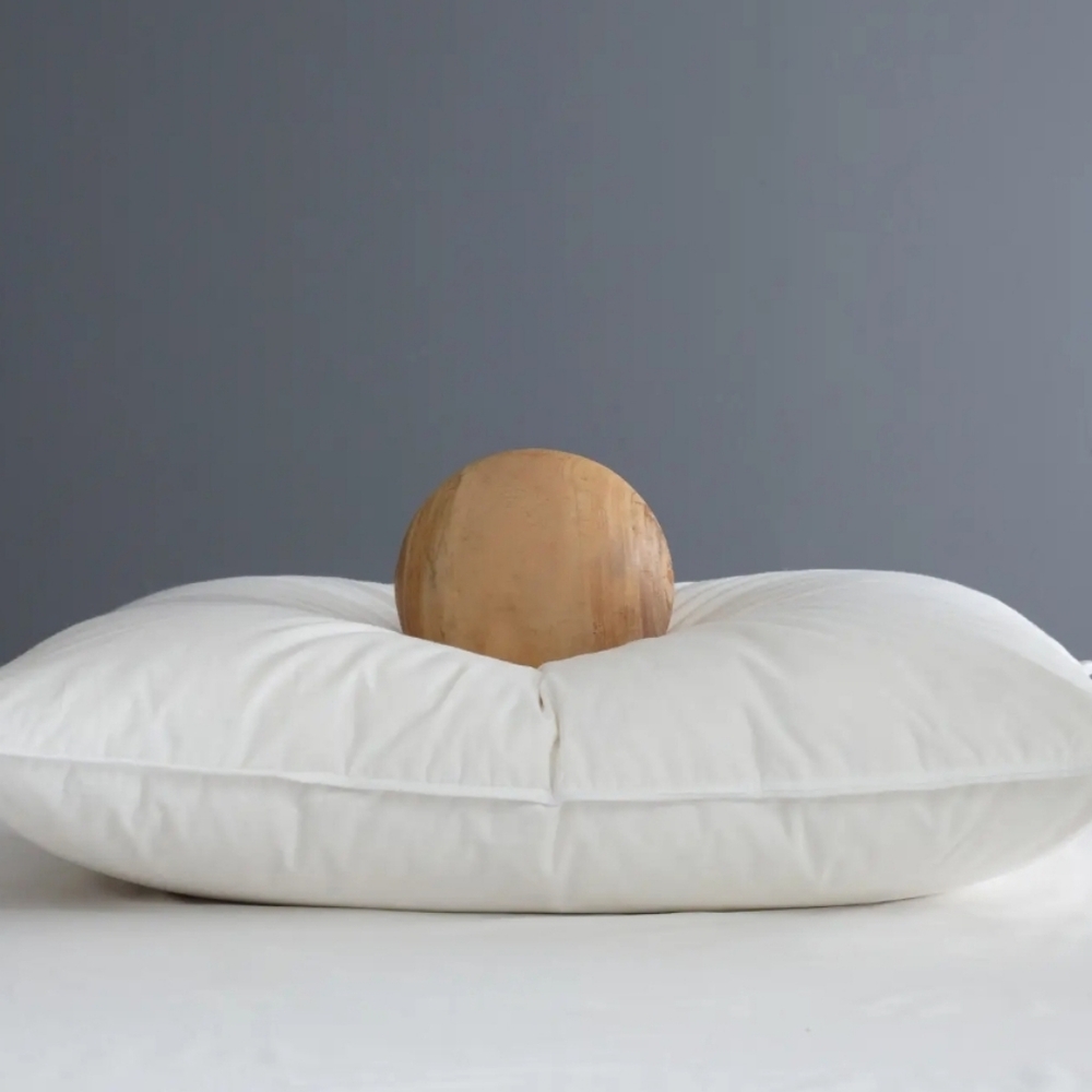 Quince Standard White Goose Down Pillow ( Medium/ Firm)(P36)